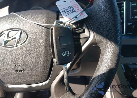 2015 Hyundai Sonata Se z USA, uszkodzony, nr VIN 5NPE24AF4FH147752